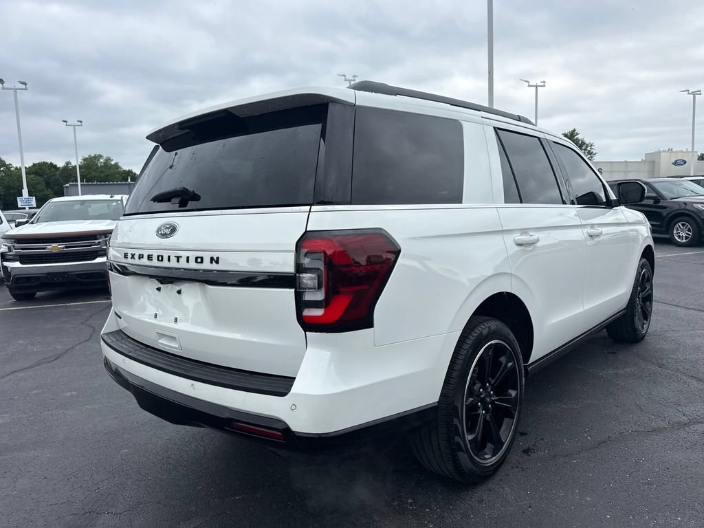 Used 2024 Ford Expedition Limited AWD/4WD image 7