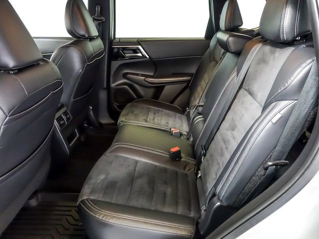 Used 2022 Mitsubishi Outlander SE image 14
