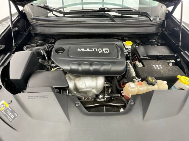 Used 2019 Jeep Cherokee Latitude w/ Popular Appearance Group FWD image 29