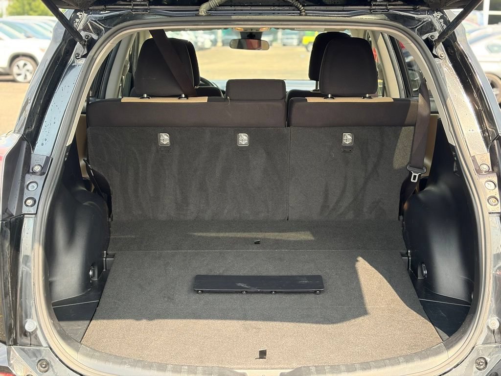 Used 2018 Toyota RAV4 XLE w/ Protection Package AWD/4WD image 10