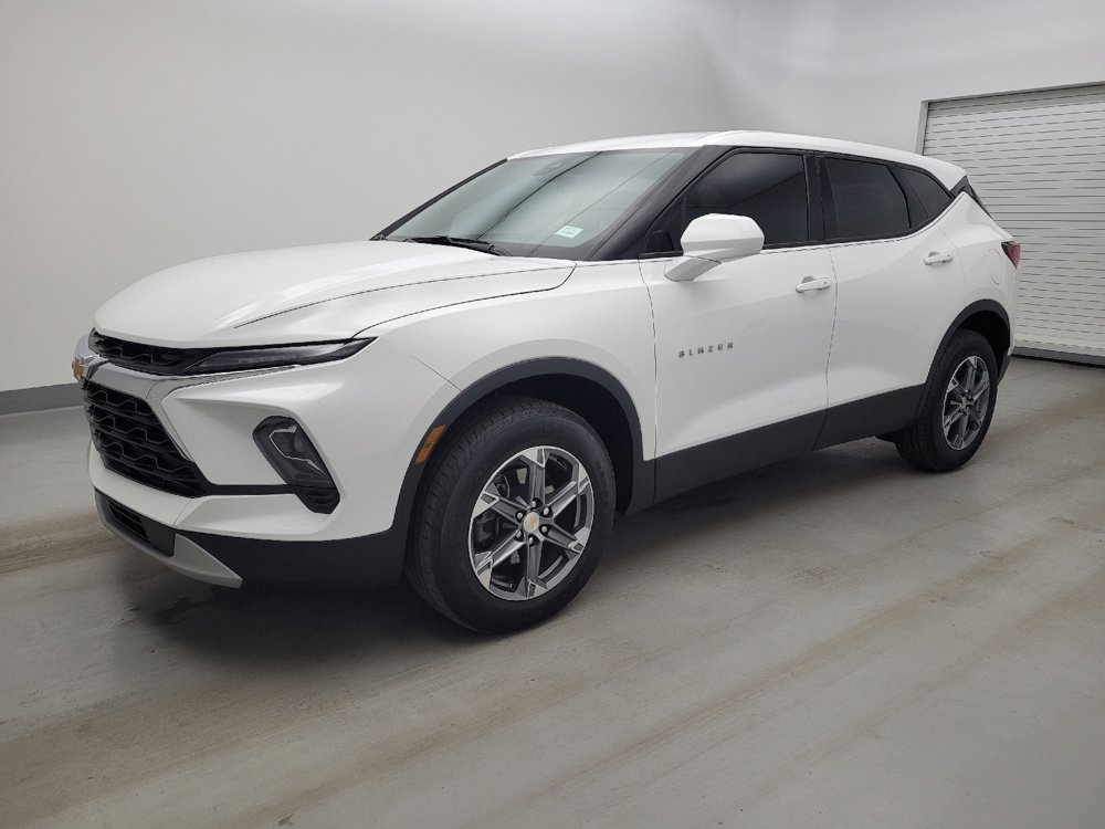 Used 2024 Chevrolet Blazer LT FWD image 2