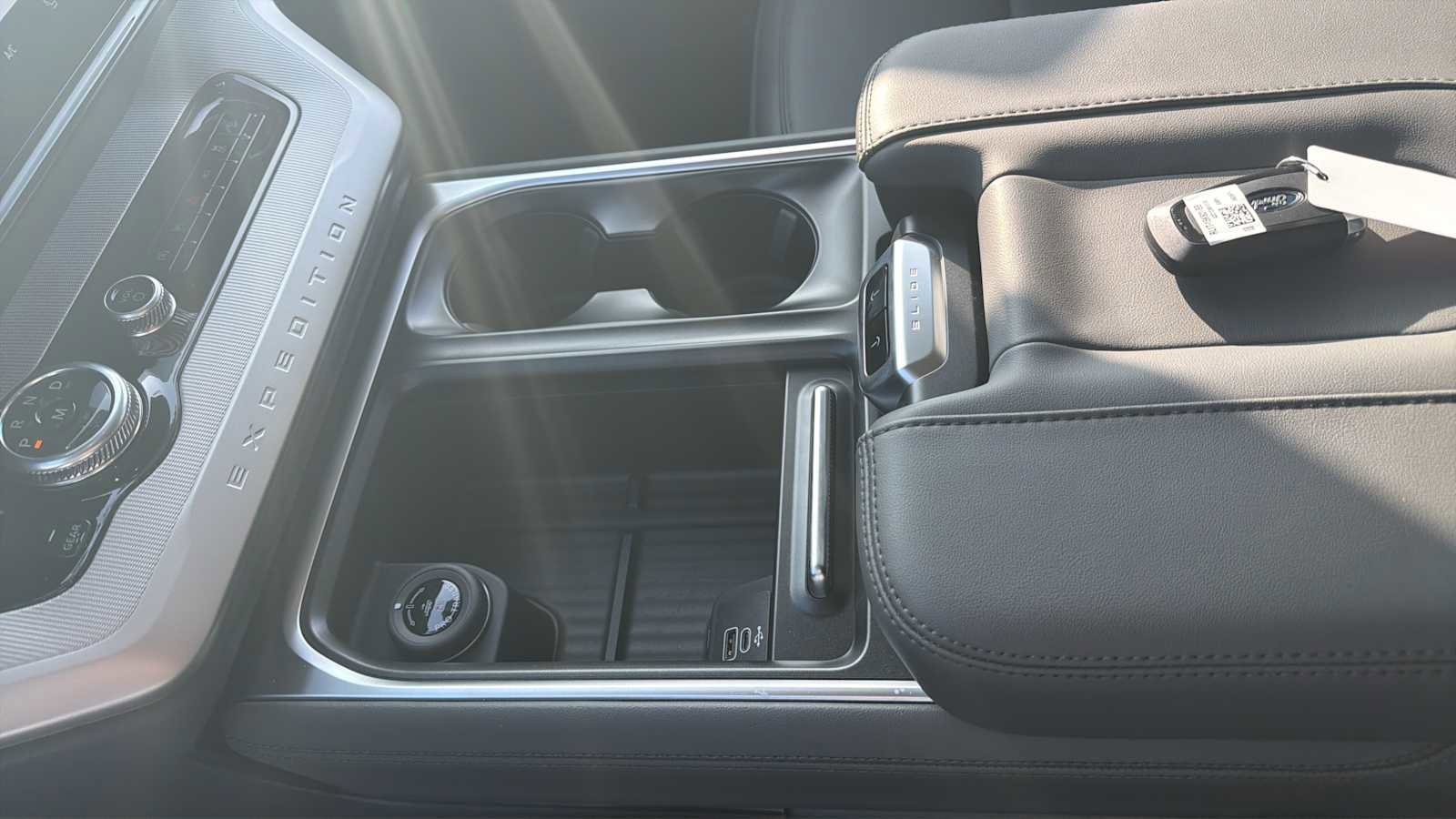 Used 2026 Ford Expedition Active image 17