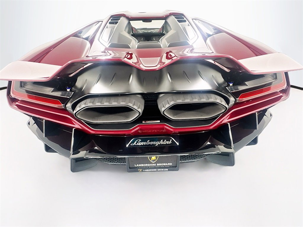 Used 2024 Lamborghini Revuelto image 34