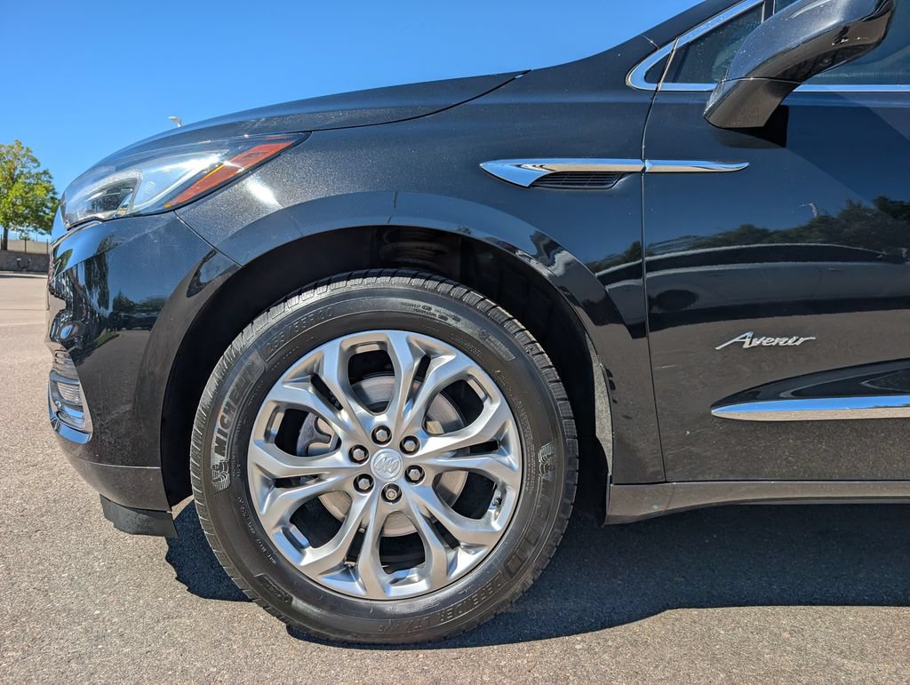 Used 2019 Buick Enclave Avenir w/ Avenir Technology Package AWD/4WD image 11