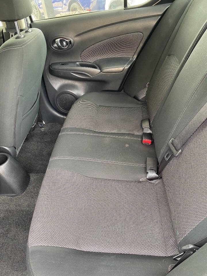 Used 2019 Nissan Versa SV FWD image 31