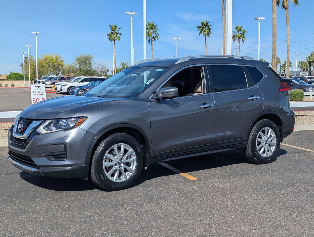 Used 2017 Nissan Rogue SV image 5