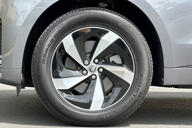 Certified 2024 Jaguar F-PACE R-Dynamic S AWD/4WD image 25