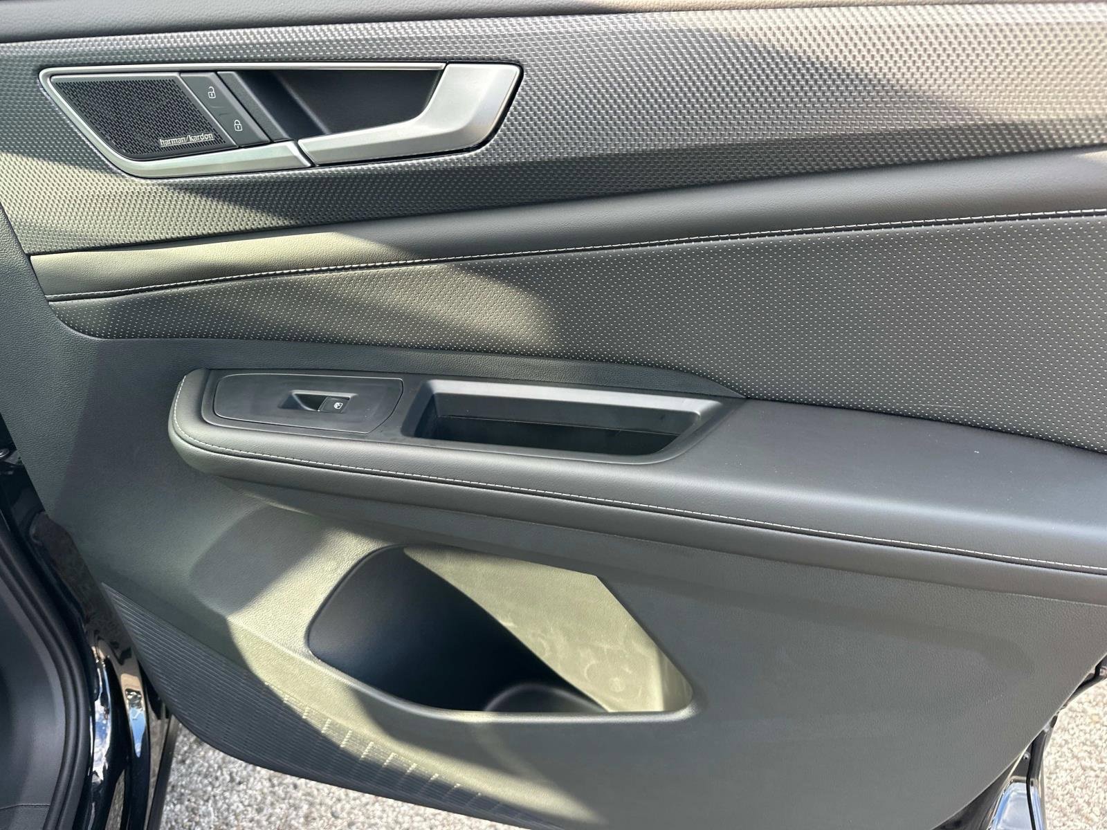 New 2026 Volkswagen Atlas Cross Sport SEL Premium R-Line image 3