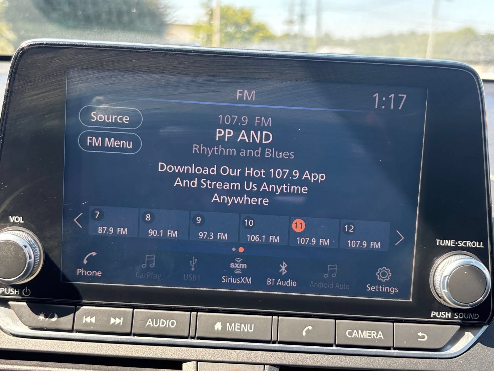Used 2025 Nissan Altima 2.5 SV FWD image 19
