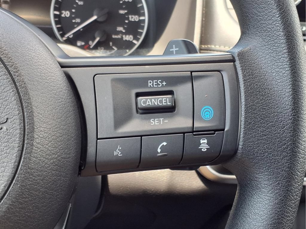 Used 2024 Nissan Rogue SV FWD image 15
