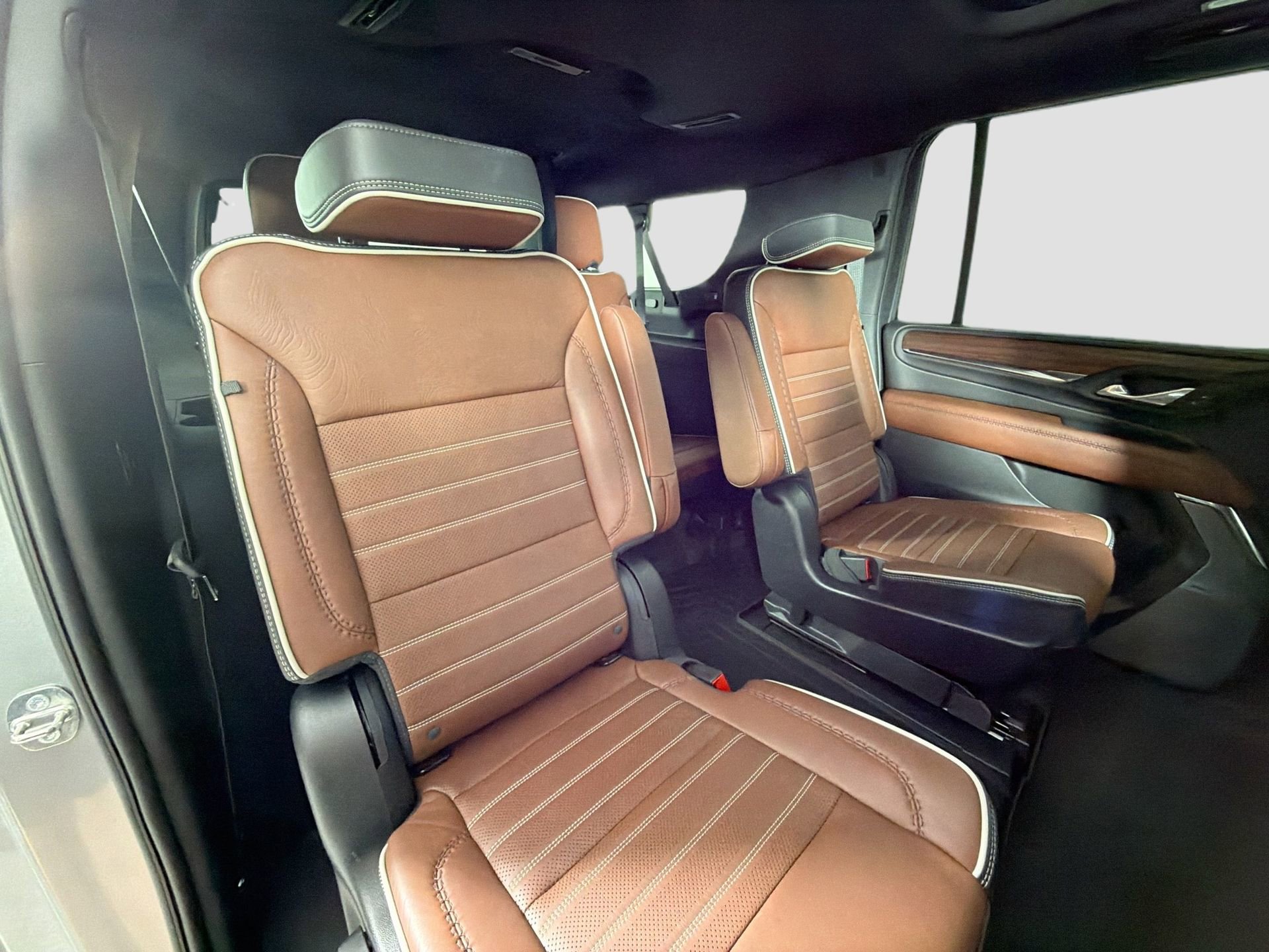 Used 2023 GMC Yukon XL Denali Ultimate image 30