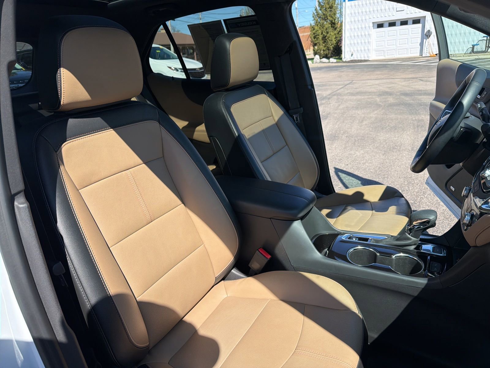 Used 2024 Chevrolet Equinox Premier image 32