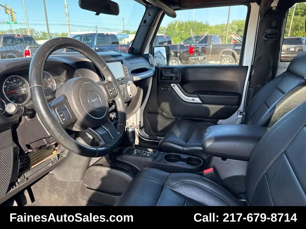 Used 2012 Jeep Wrangler Sahara w/ Dual Top Group image 43