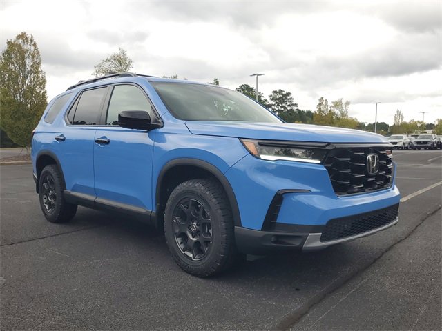 New 2025 Honda Pilot TrailSport image 3