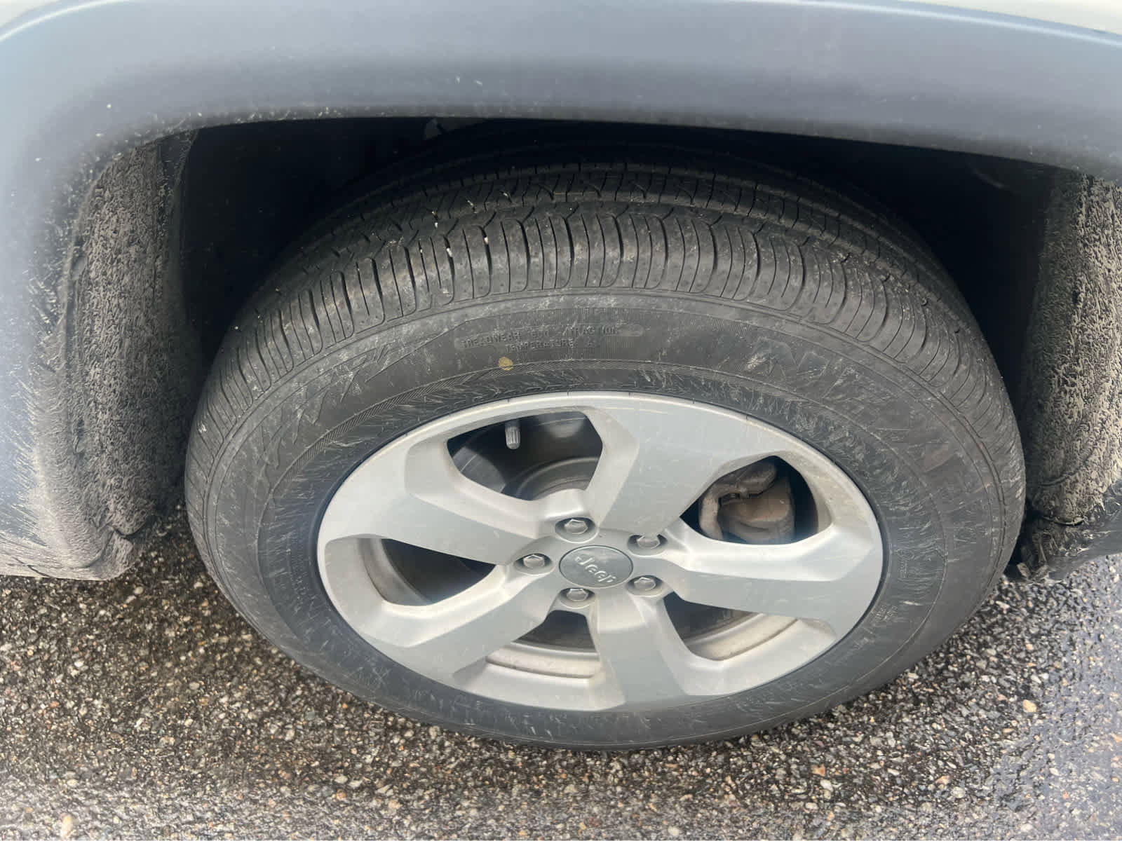 Used 2019 Jeep Compass Latitude w/ Cold Weather Group image 28