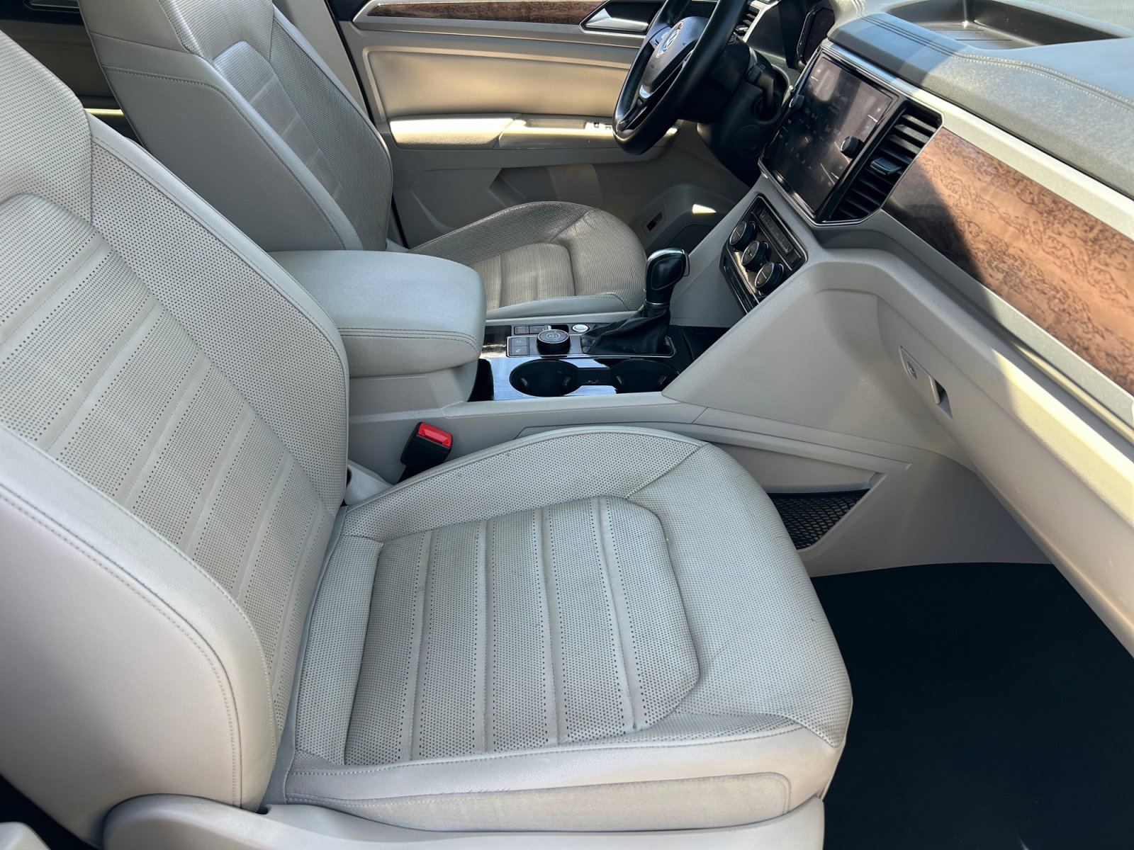 Used 2019 Volkswagen Atlas SEL Premium AWD/4WD image 18