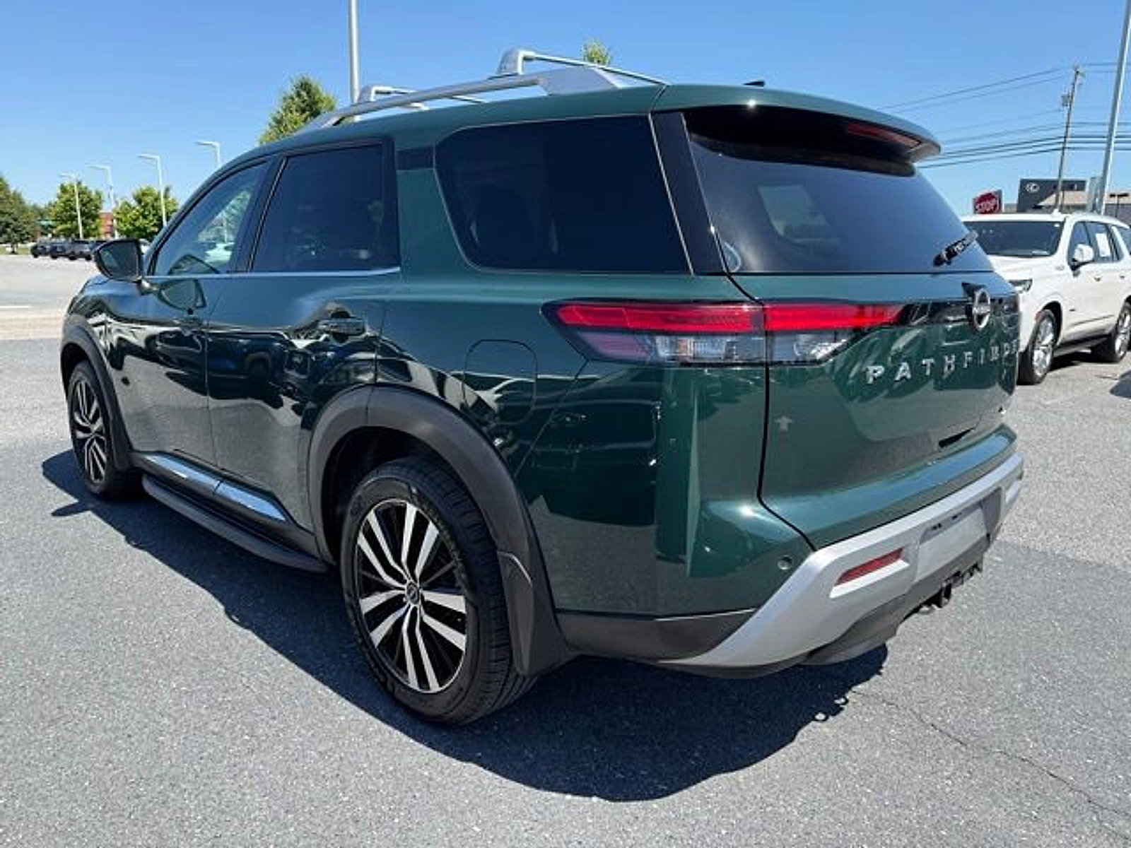 Used 2023 Nissan Pathfinder Platinum w/ Lighting Package (N93) AWD/4WD image 9