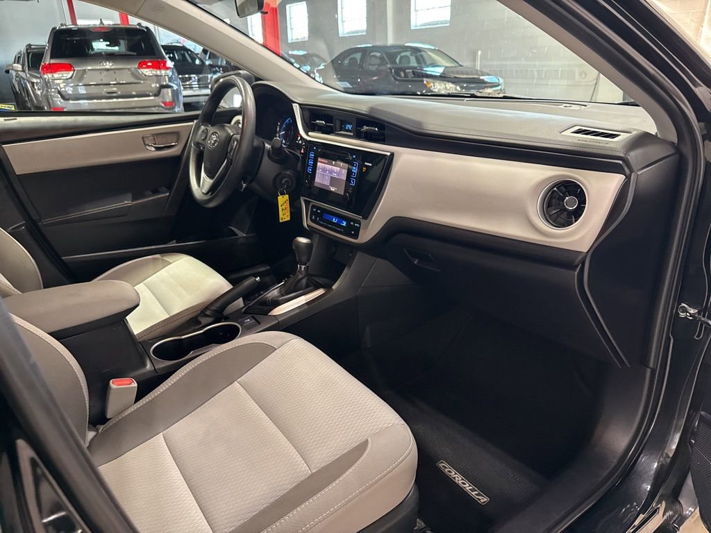 Used 2017 Toyota Corolla L FWD image 38