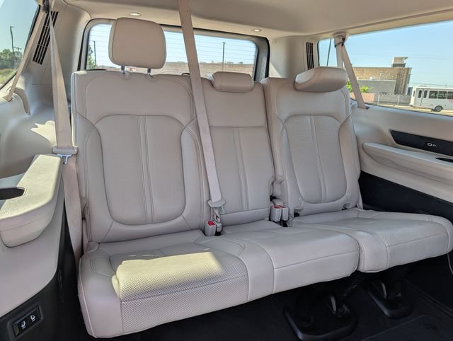 Used 2024 Jeep Wagoneer L Series III AWD/4WD image 27
