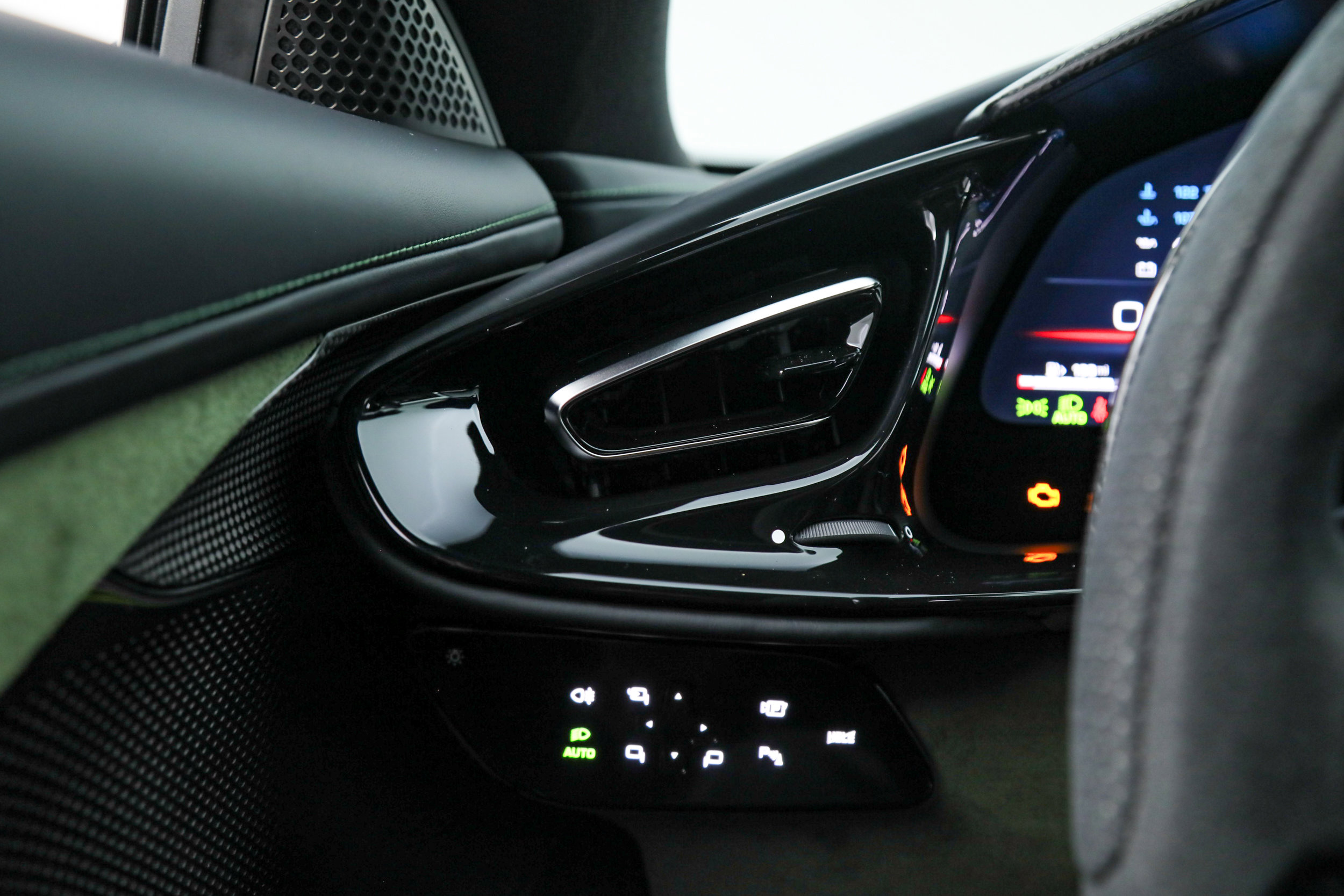 Certified 2025 Ferrari 12Cilindri image 39