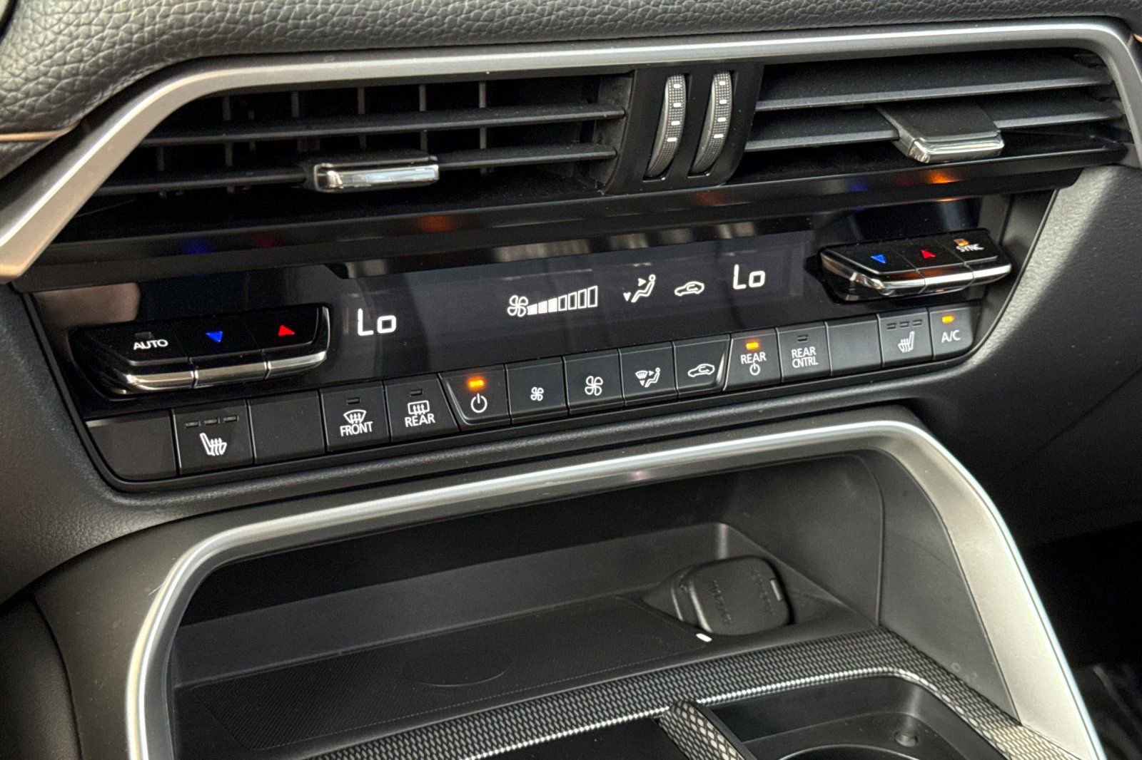 Certified 2025 MAZDA CX-70 Plug-In Hybrid w/ Premium Pkg image 22