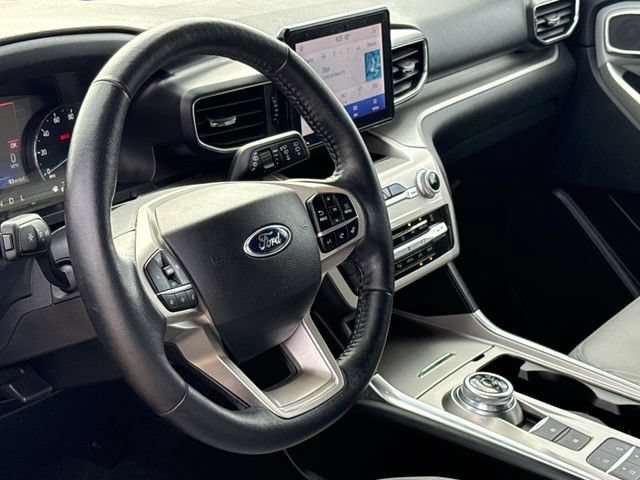 Used 2021 Ford Explorer XLT w/ Equipment Group 202A RWD image 18