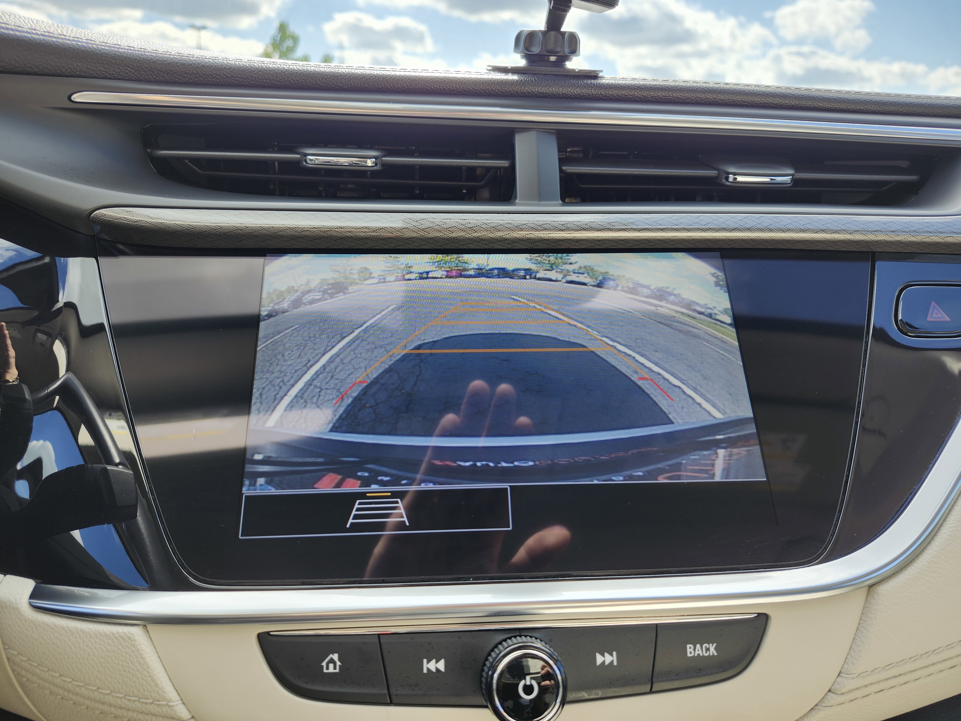 Used 2020 Buick Encore GX Select AWD/4WD image 2