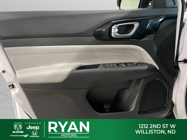 Used 2022 Jeep Compass Limited AWD/4WD image 28