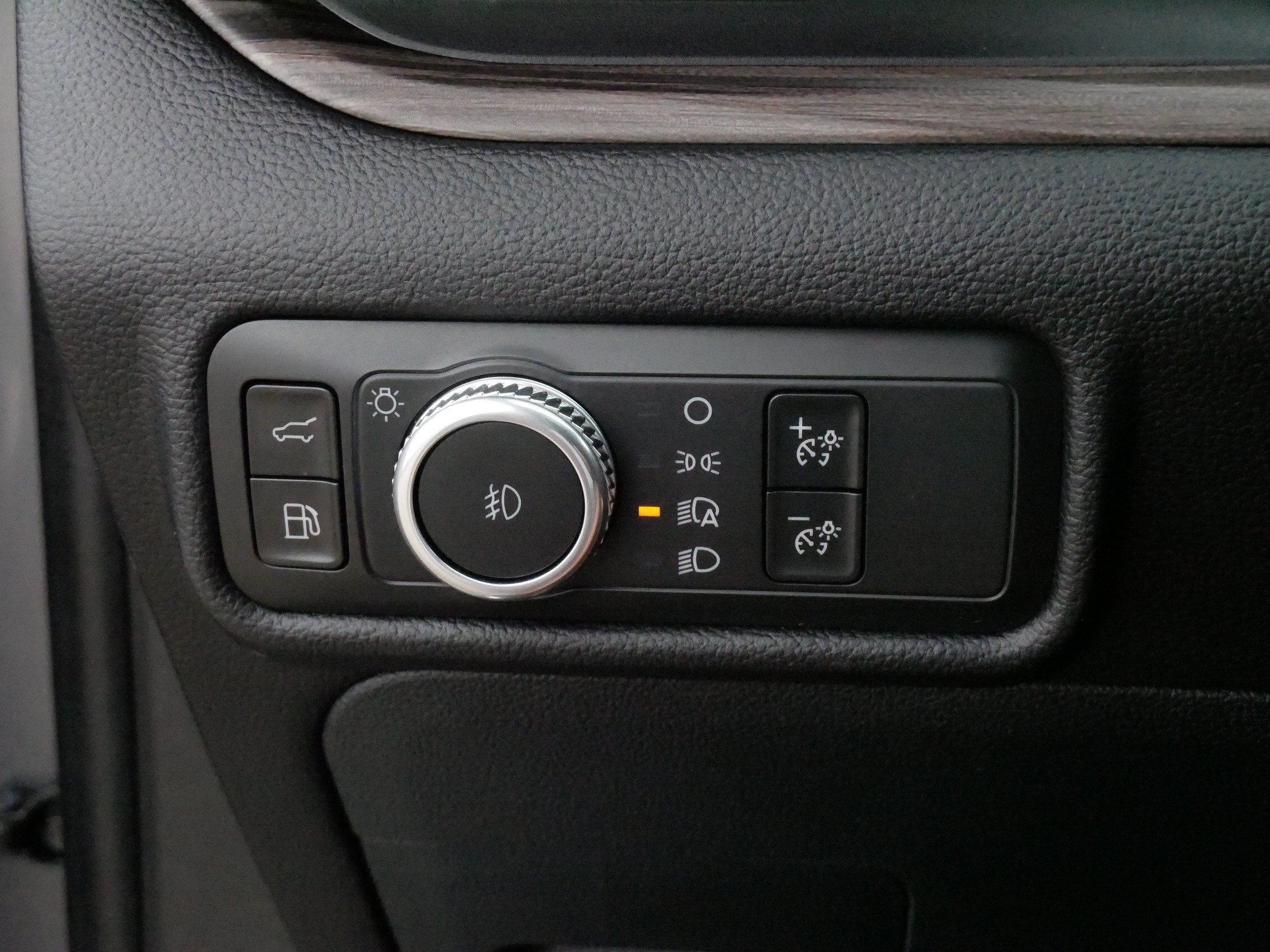 Used 2021 Ford Explorer Limited w/ Hybrid Equipment Group 310A AWD/4WD image 28
