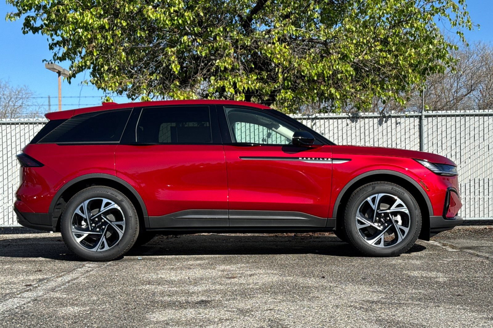 New 2026 Lincoln Nautilus Premier w/ Jet Appearance Package AWD/4WD image 3
