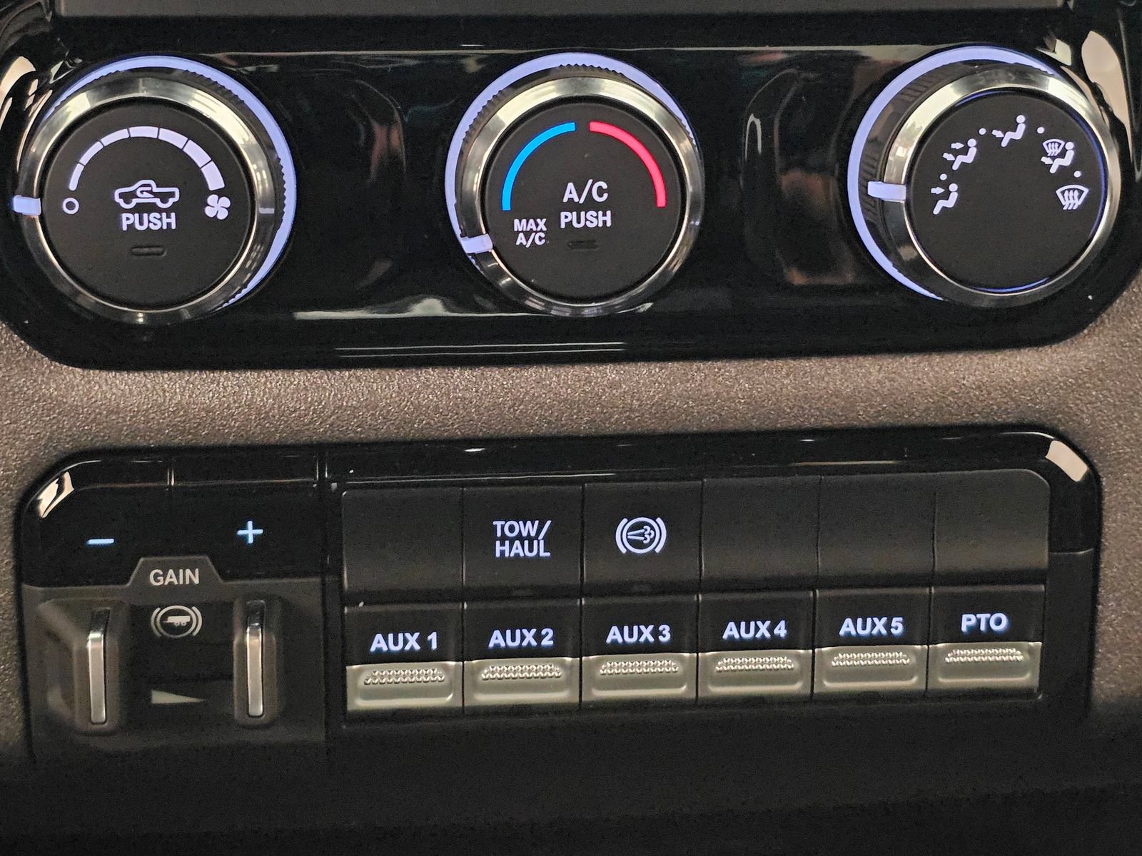 New 2026 RAM 5500 Tradesman w/ Max Tow Package image 24