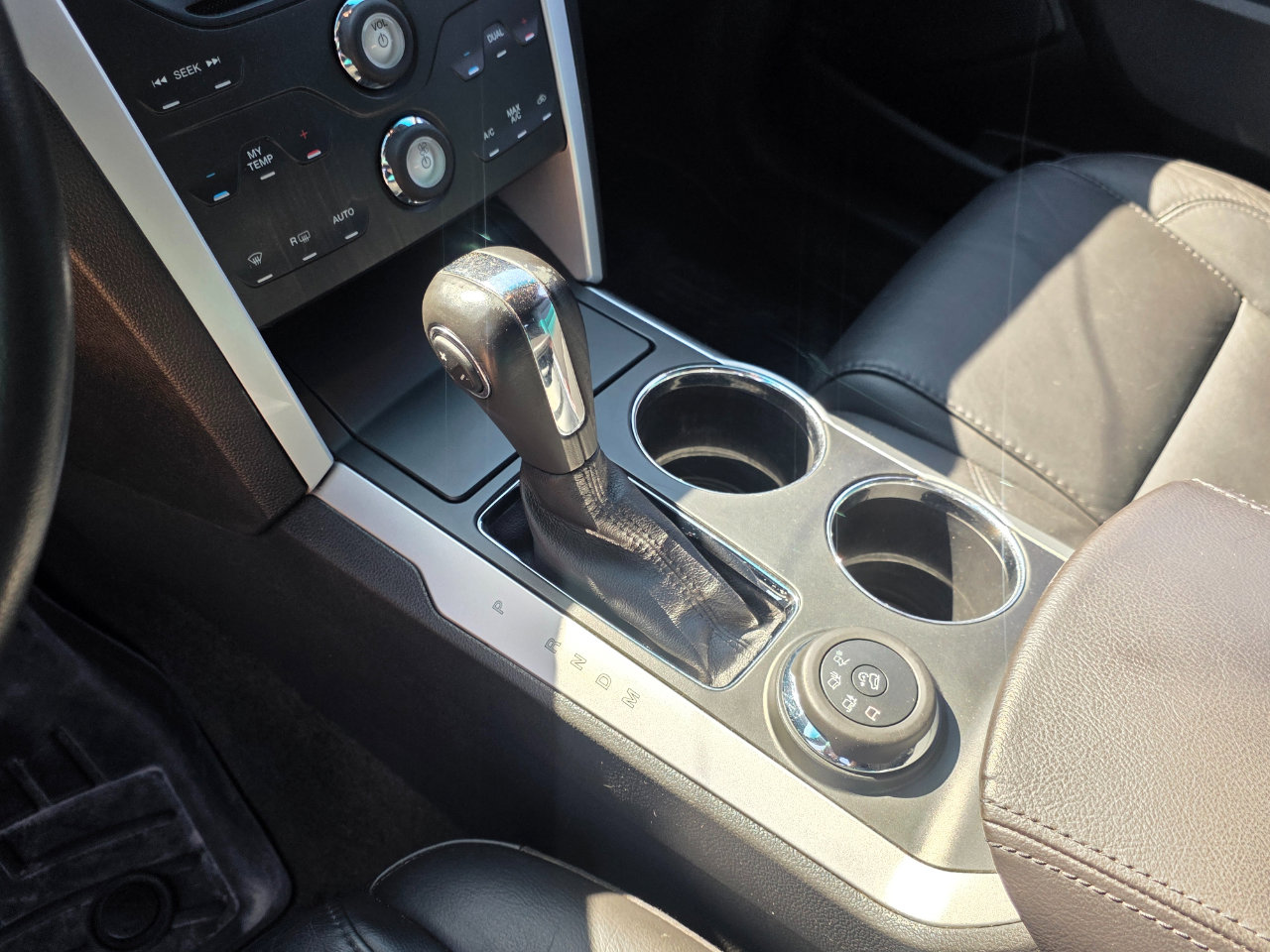 Used 2013 Ford Explorer XLT image 8