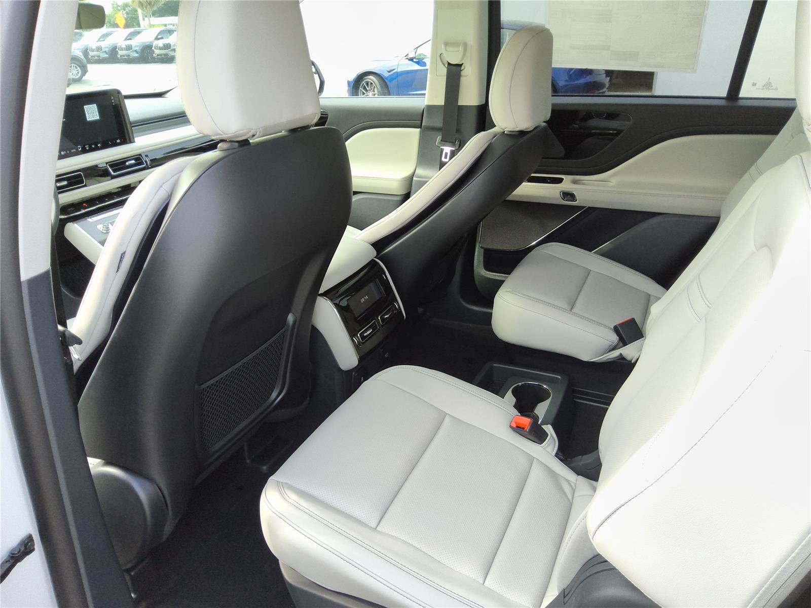 New 2026 Lincoln Aviator 2WD image 17