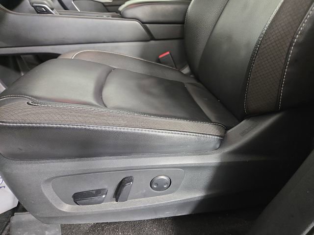 Used 2024 Nissan Pathfinder SL w/ SL Premium Package image 32