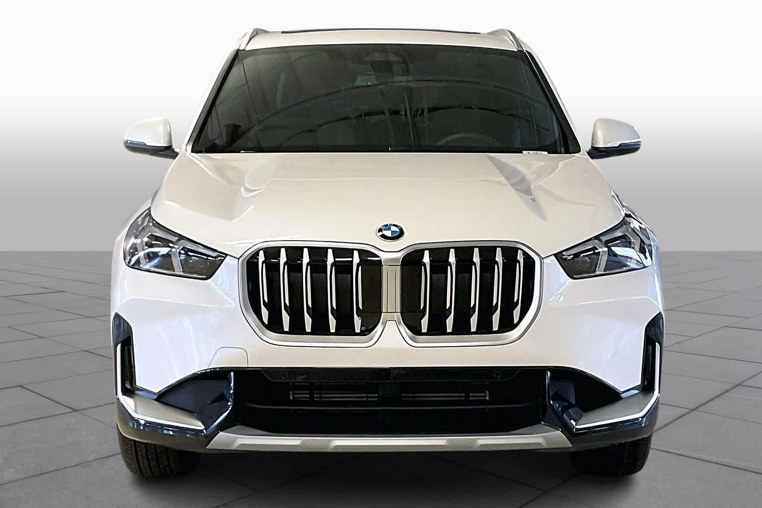 Used 2026 BMW X1 xDrive28i w/ Convenience Package AWD/4WD image 3