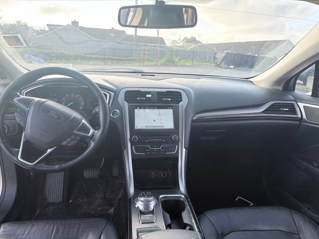 Used 2018 Ford Fusion SE w/ Fusion SE Technology Package FWD image 12