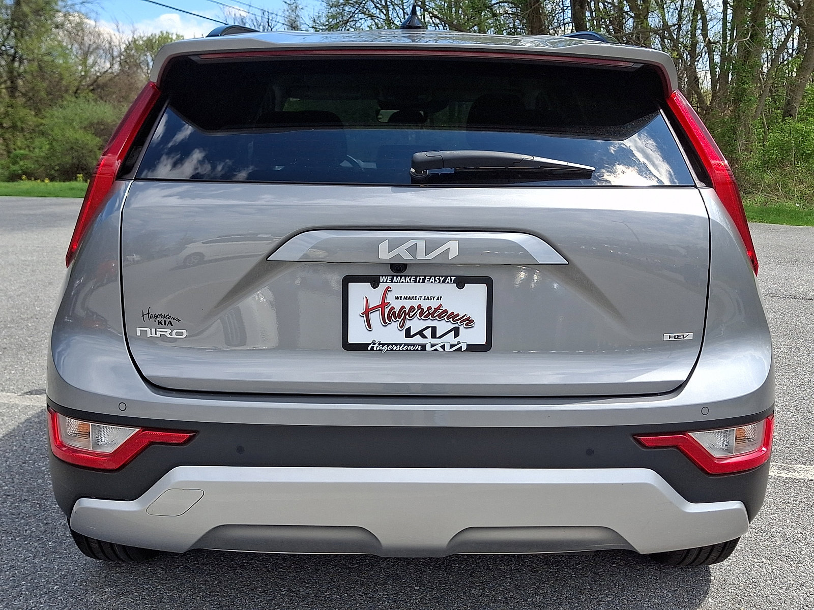 Used 2024 Kia Niro EX image 5
