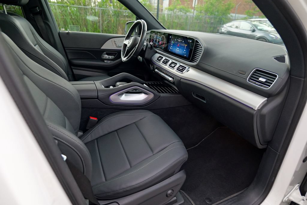 Used 2024 Mercedes-Benz GLS 450 4MATIC image 27