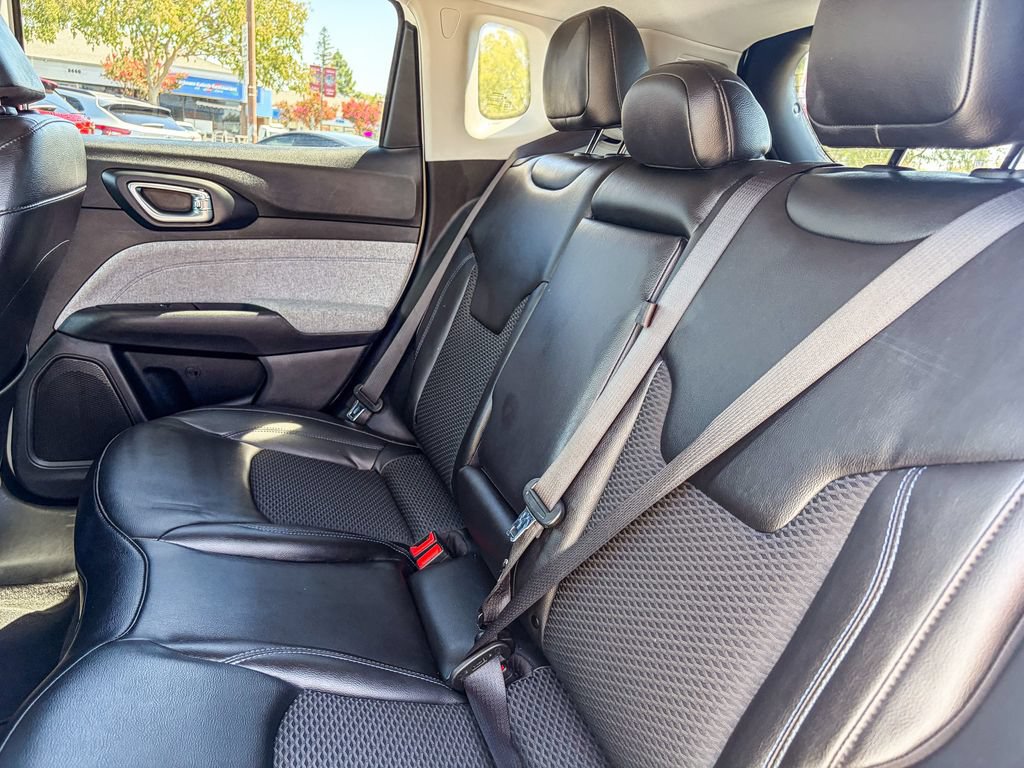 Used 2022 Jeep Compass Latitude AWD/4WD image 41