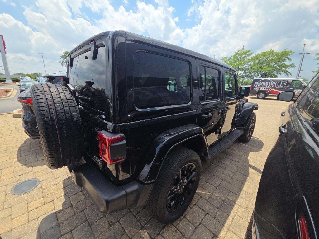 Certified 2022 Jeep Wrangler Unlimited Sahara w/ Cold Weather Group AWD/4WD image 2