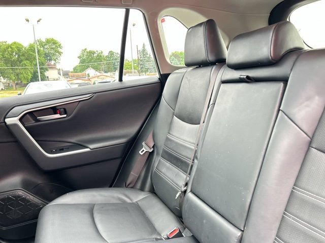 Used 2019 Toyota RAV4 Limited w/ Advanced Technology Package AWD/4WD image 19