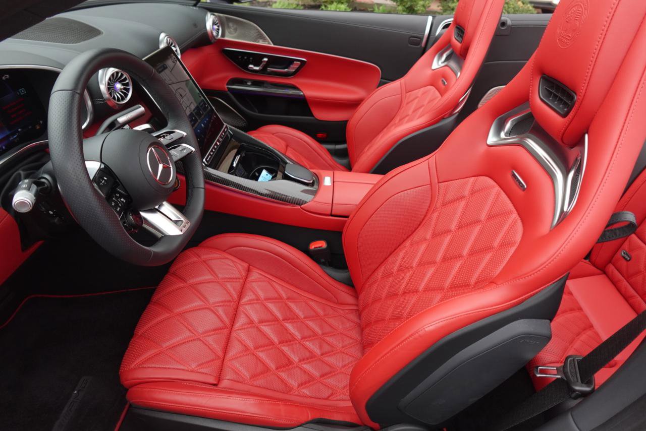 Used 2024 Mercedes-Benz SL 63 AMG S e Performance 4MATIC w/ Manufactur Interior Package image 17