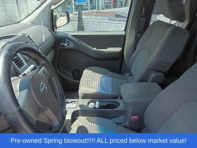 Used 2010 Nissan Frontier SE w/ SE Value Truck Pkg RWD image 17
