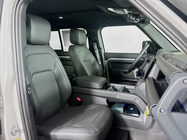 New 2026 Land Rover Defender 110 X-Dynamic SE image 25