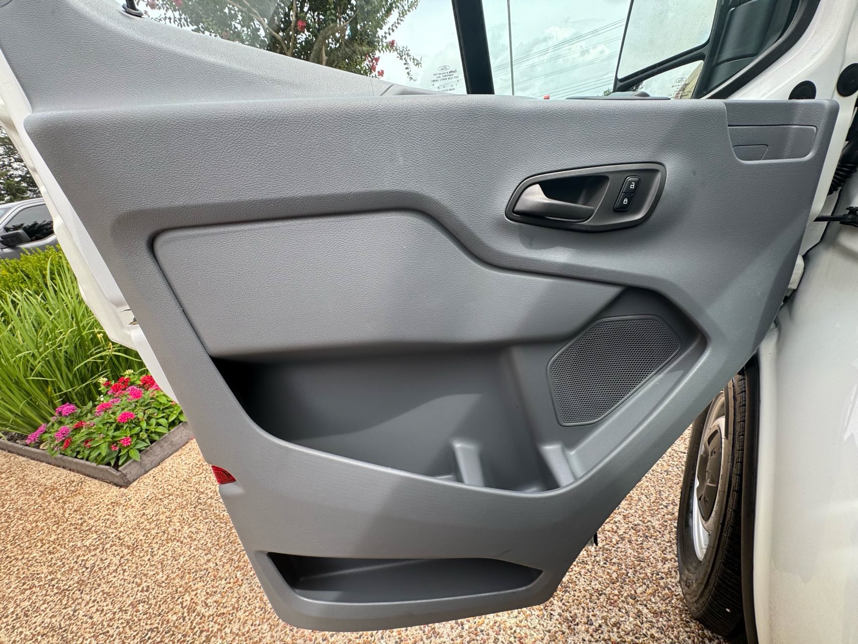 Used 2018 Ford Transit 150 XL RWD image 27