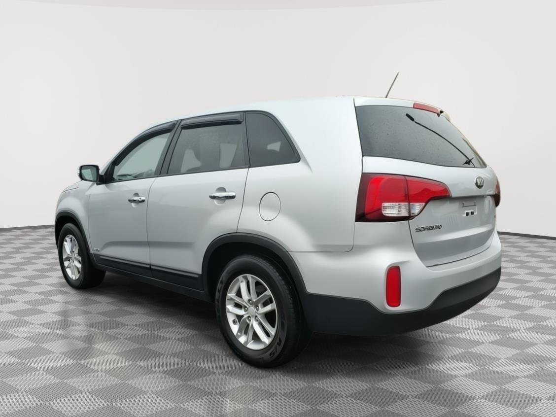 Used 2015 Kia Sorento LX image 5