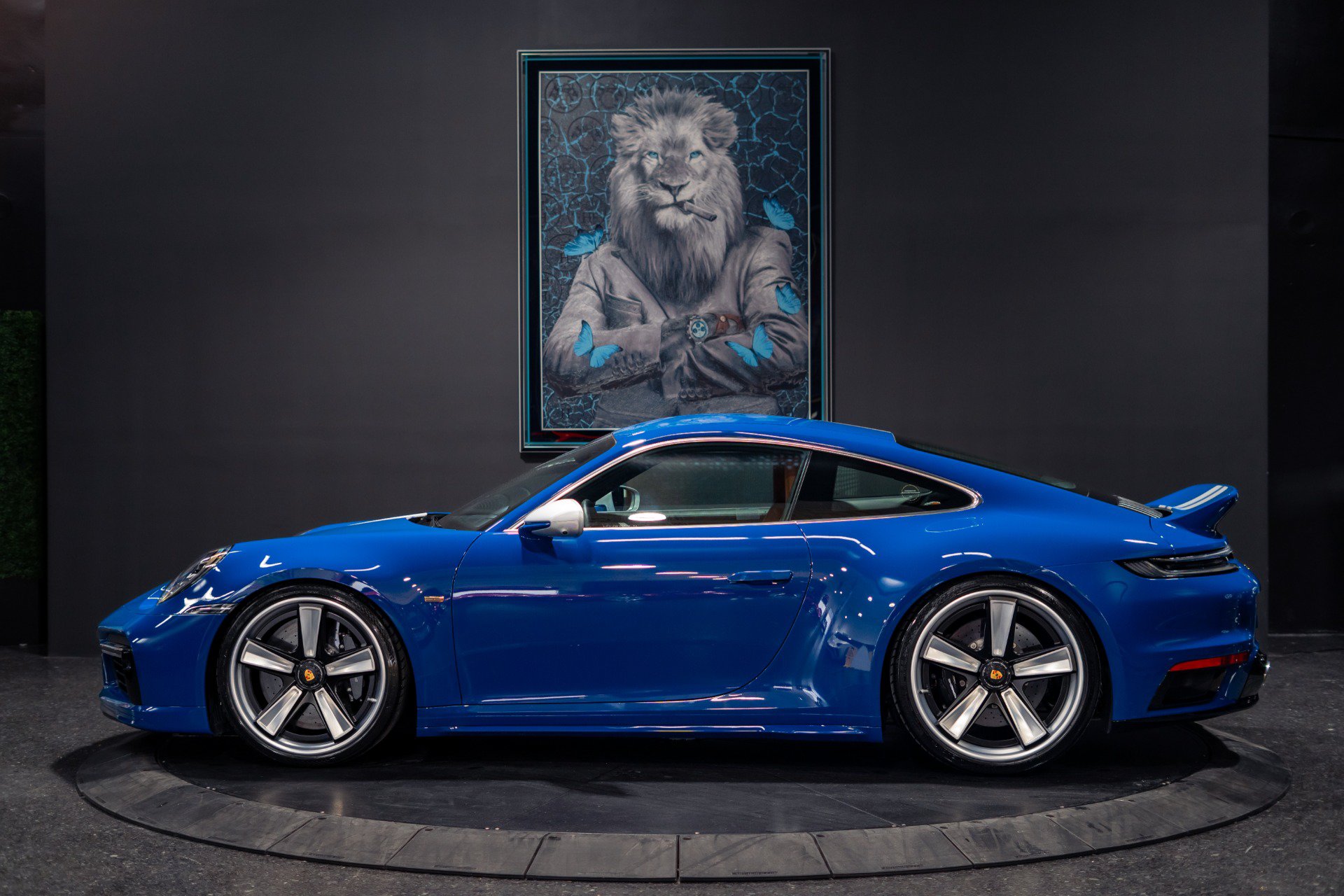 Used 2023 Porsche 911 Sport Classic RWD image 39