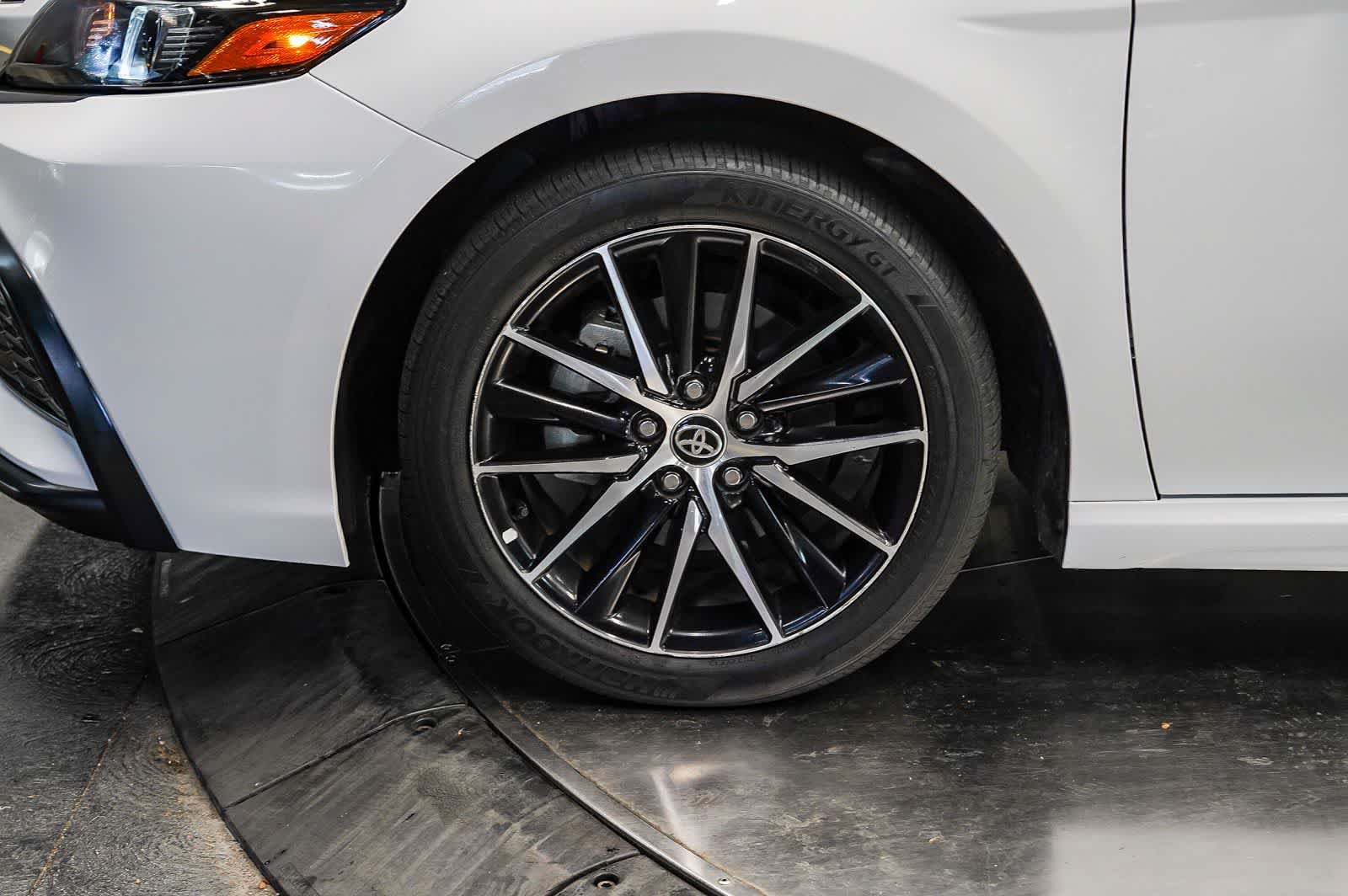 Used 2024 Toyota Camry SE FWD image 9