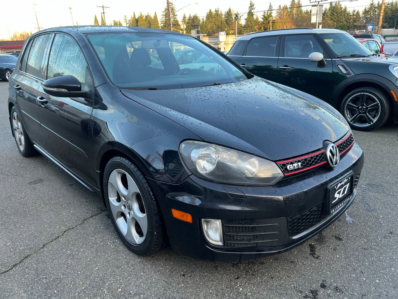 Used 2010 Volkswagen GTI 4-Door image 6