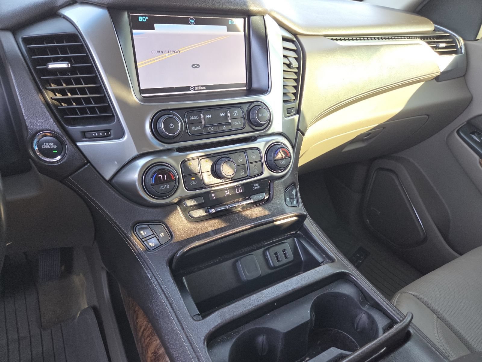 Used 2018 Chevrolet Suburban Premier AWD/4WD image 35